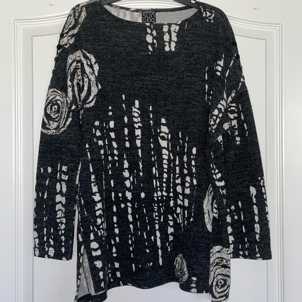 Clara Sunwoo size XS women’s black and white sweater